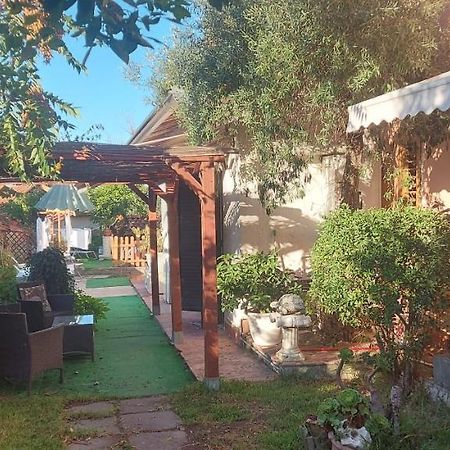 Stanza In Villa Con Giardino Con Box Doccia Idromassaggio Rent A Car Aci Bonaccorsi Buitenkant foto