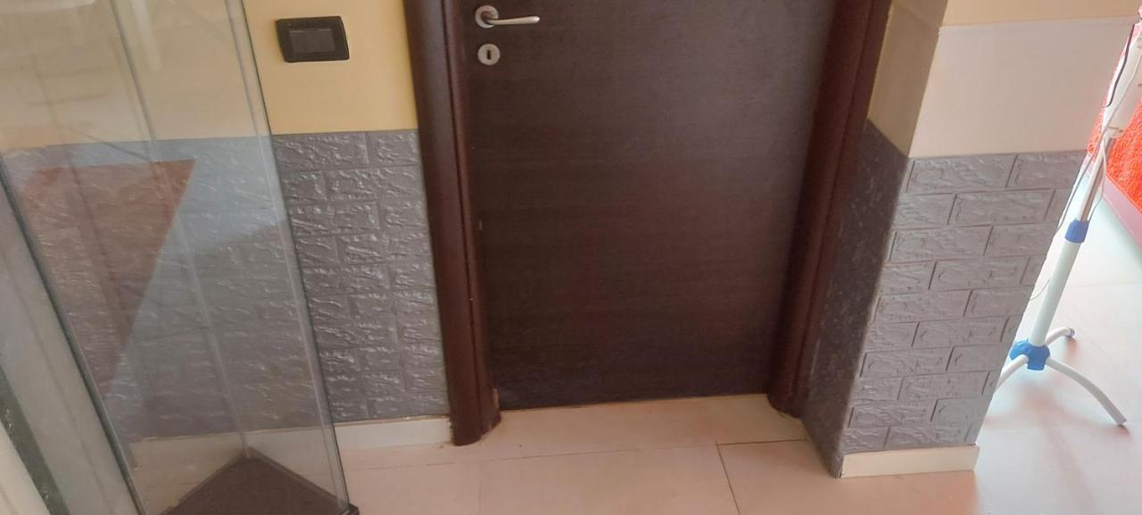 Stanza In Villa Con Giardino Con Box Doccia Idromassaggio Rent A Car Aci Bonaccorsi Buitenkant foto