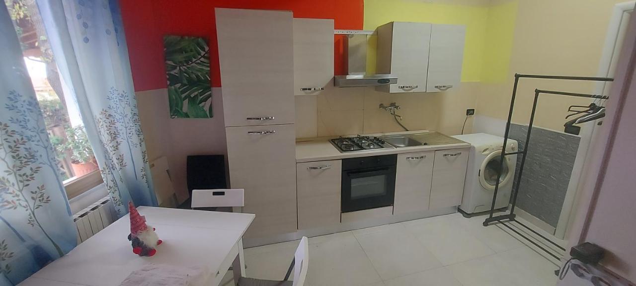 Stanza In Villa Con Giardino Con Box Doccia Idromassaggio Rent A Car Aci Bonaccorsi Buitenkant foto